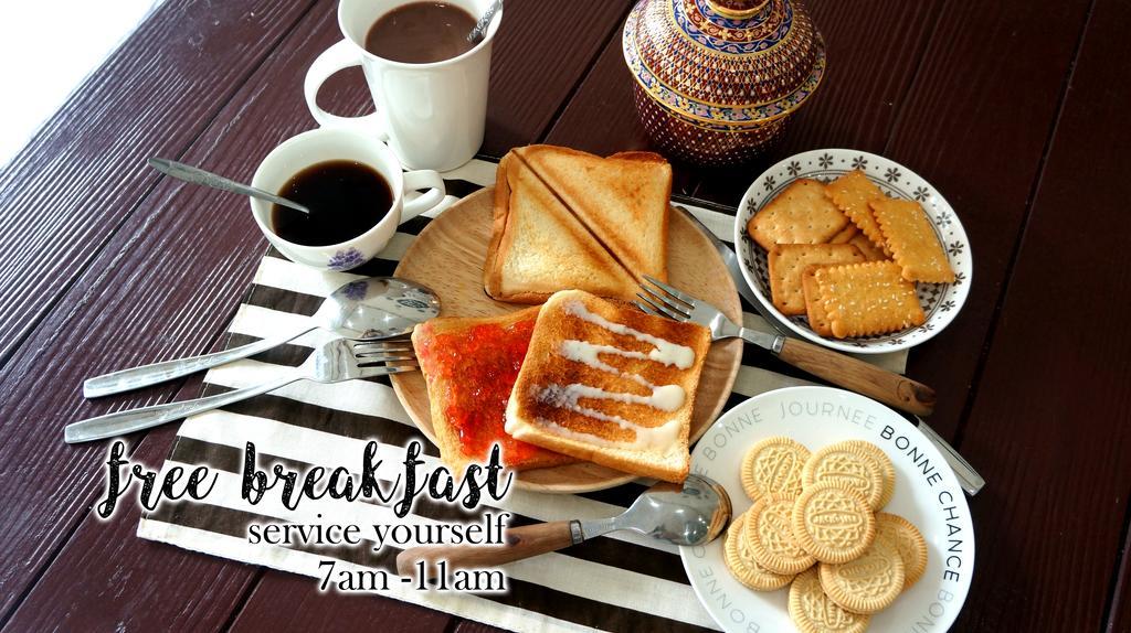 Wake Up Hostel Бангкок Экстерьер фото