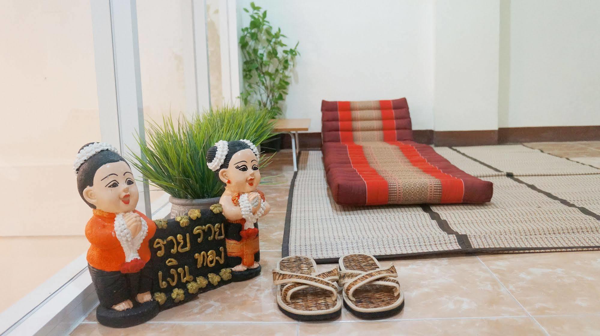 Wake Up Hostel Бангкок Экстерьер фото